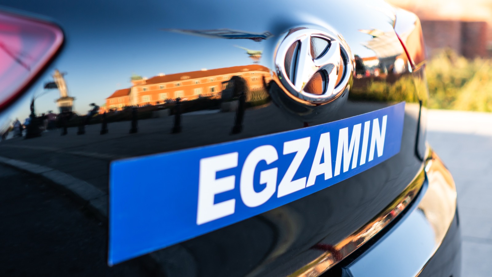 Auto szkoleniowe przygotowane do egzaminu na prawo jazdy w Warszawie